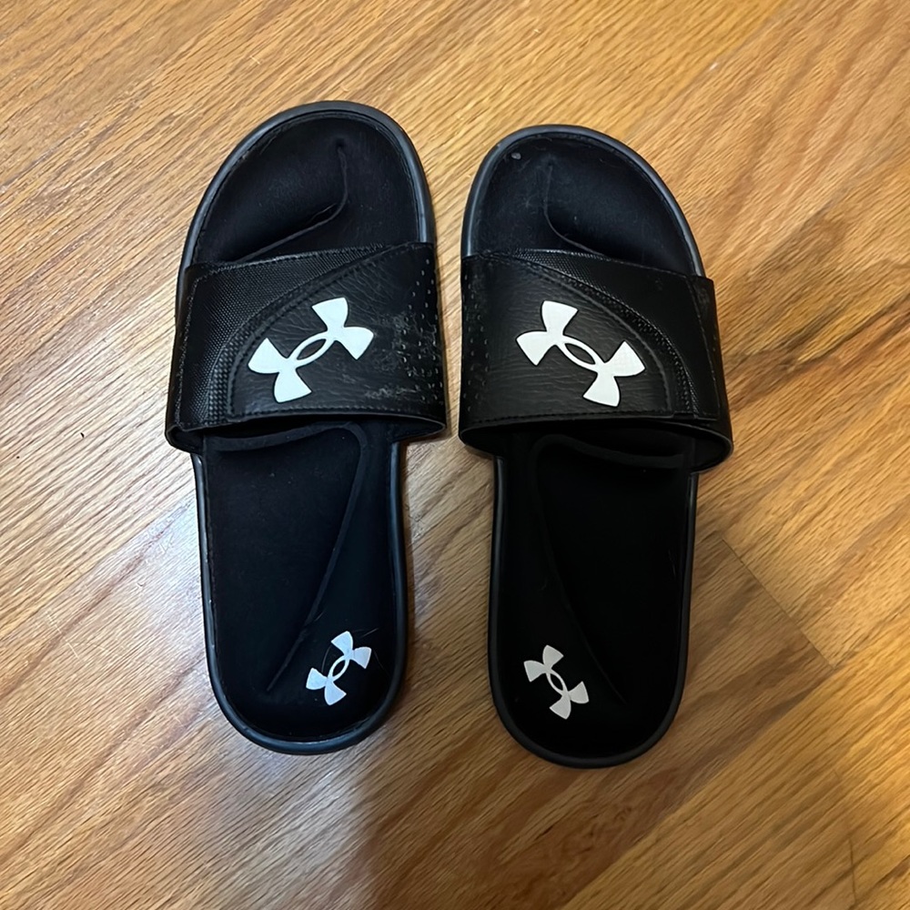 adidas’s slippers